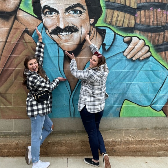 Meet your Posher, Emily - Picture 1 of 1